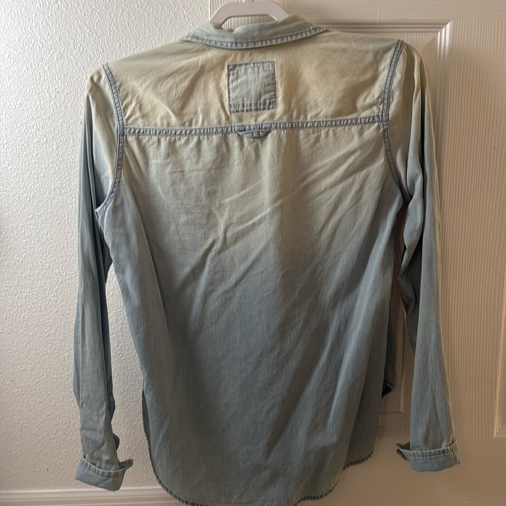 Abercrombie & Fitch Ombré Denim Button-Up Shirt - Size Small - Picture 5 of 5